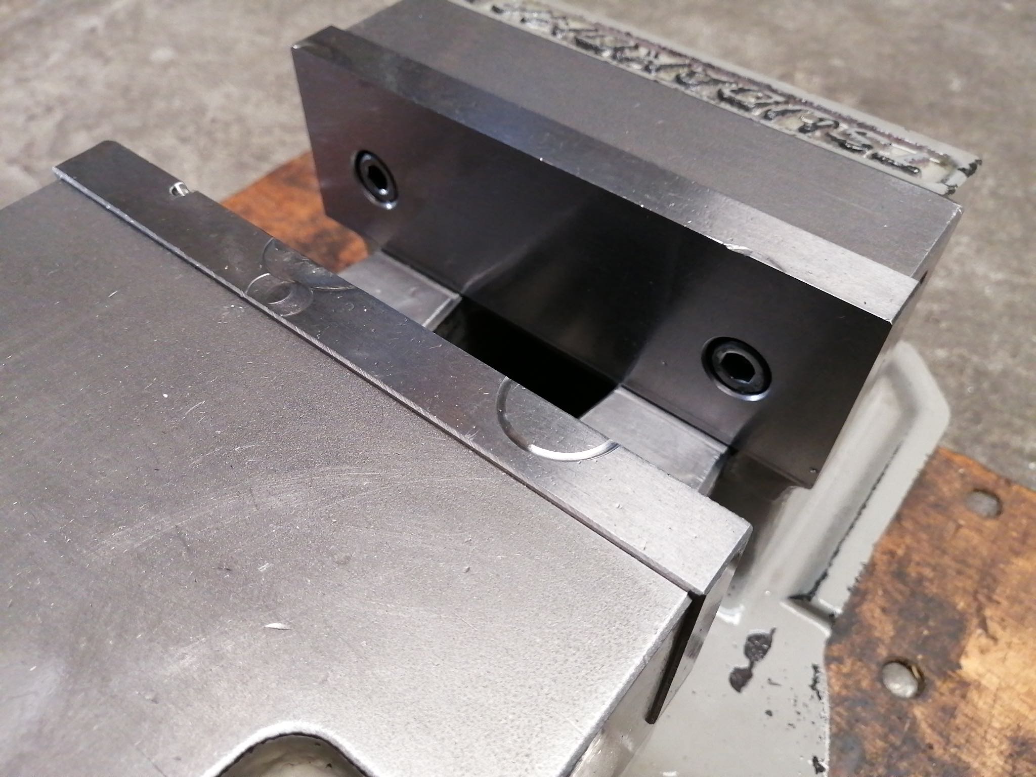 津田駒 油圧バイス VH-175