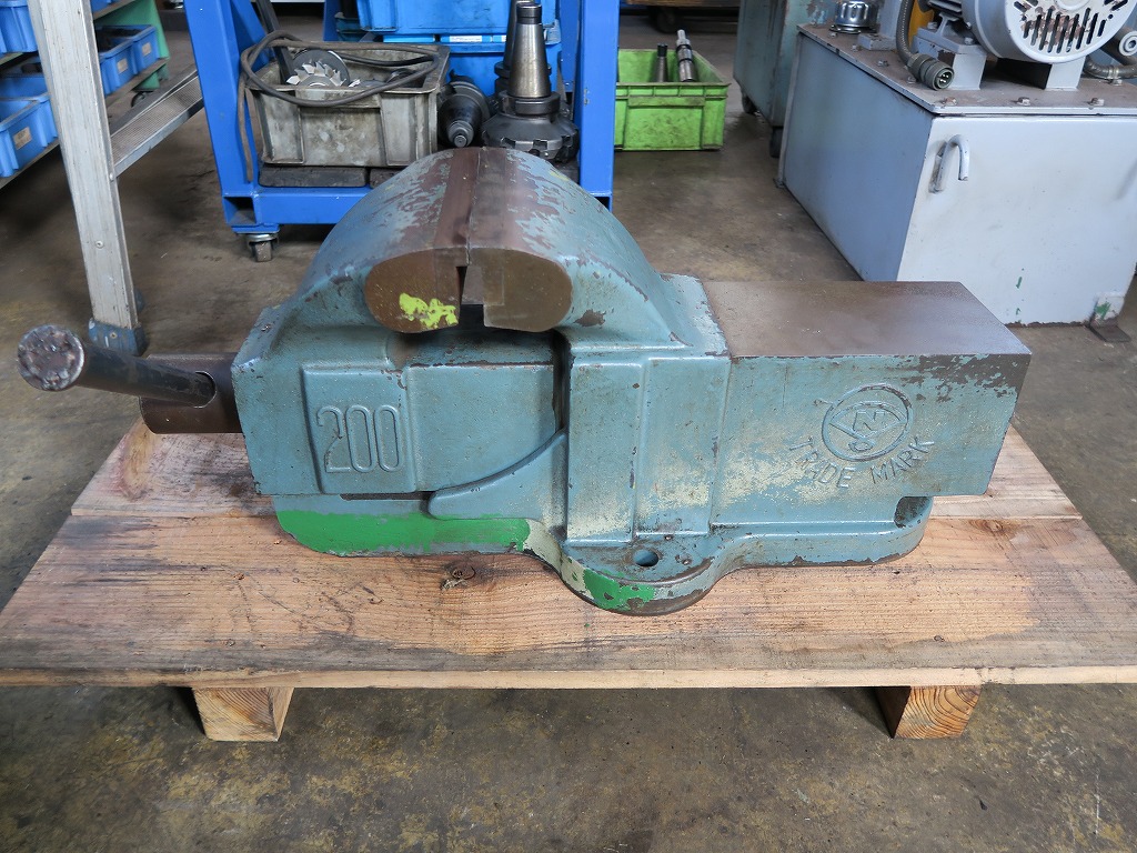 ナベヤ 万力 200