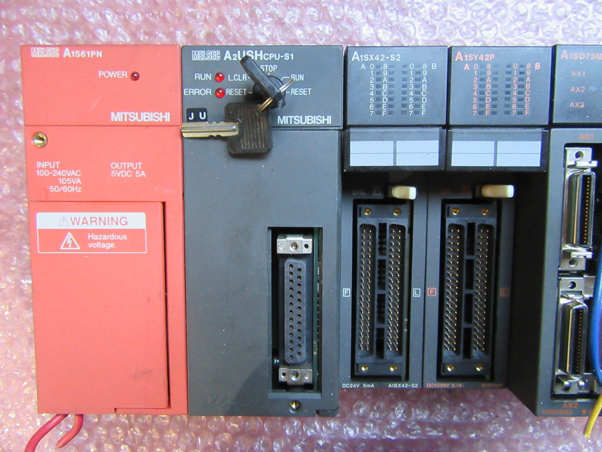 三菱　MELSEC MELSEC L Series Programmable Controllers | Mitsubishi Electric