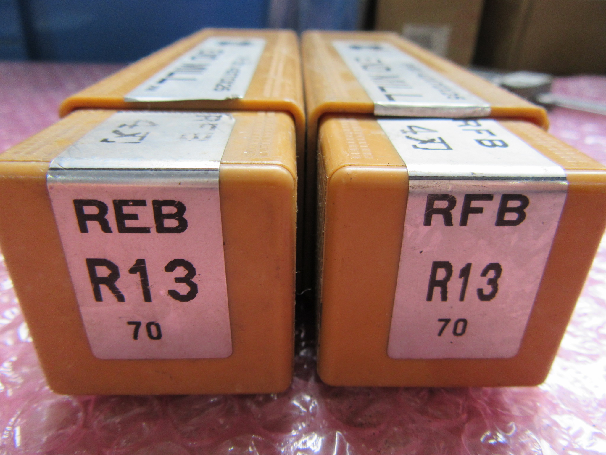 OSG オーエスジー 4刃エンドミル2個 (1)R13x26(REB) (2)R13x26(RFB)
