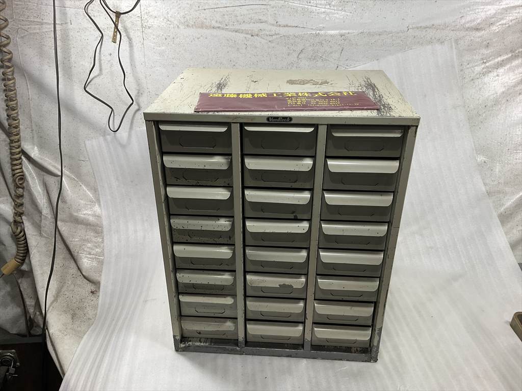 キャビネット 420mm×310mm×520mm　8段×3列