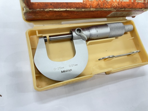 MITUTOYO|ミツトヨ 外側マイクロメーター M210-25