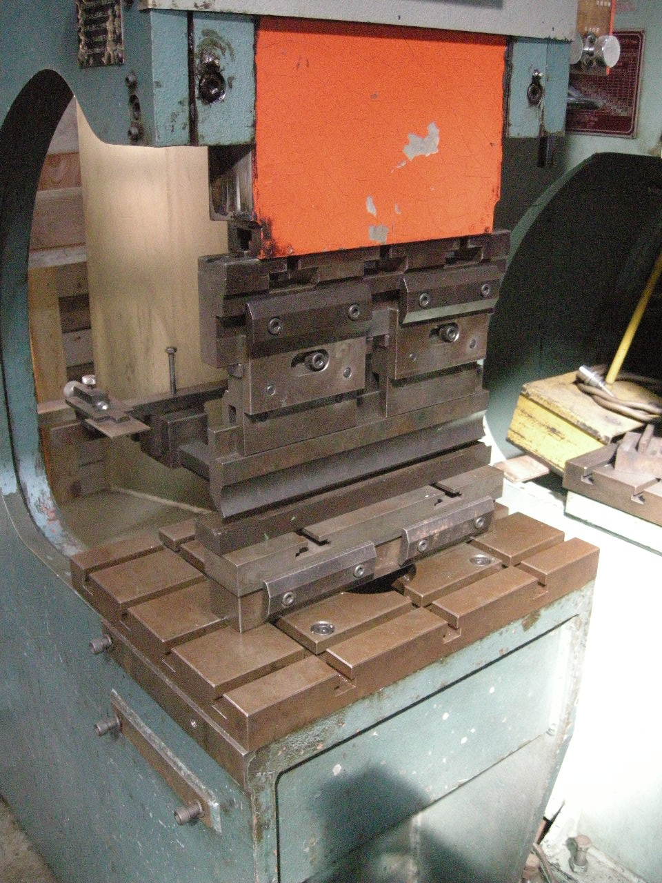 アマダ 万能油圧ベンダー SPH-30C