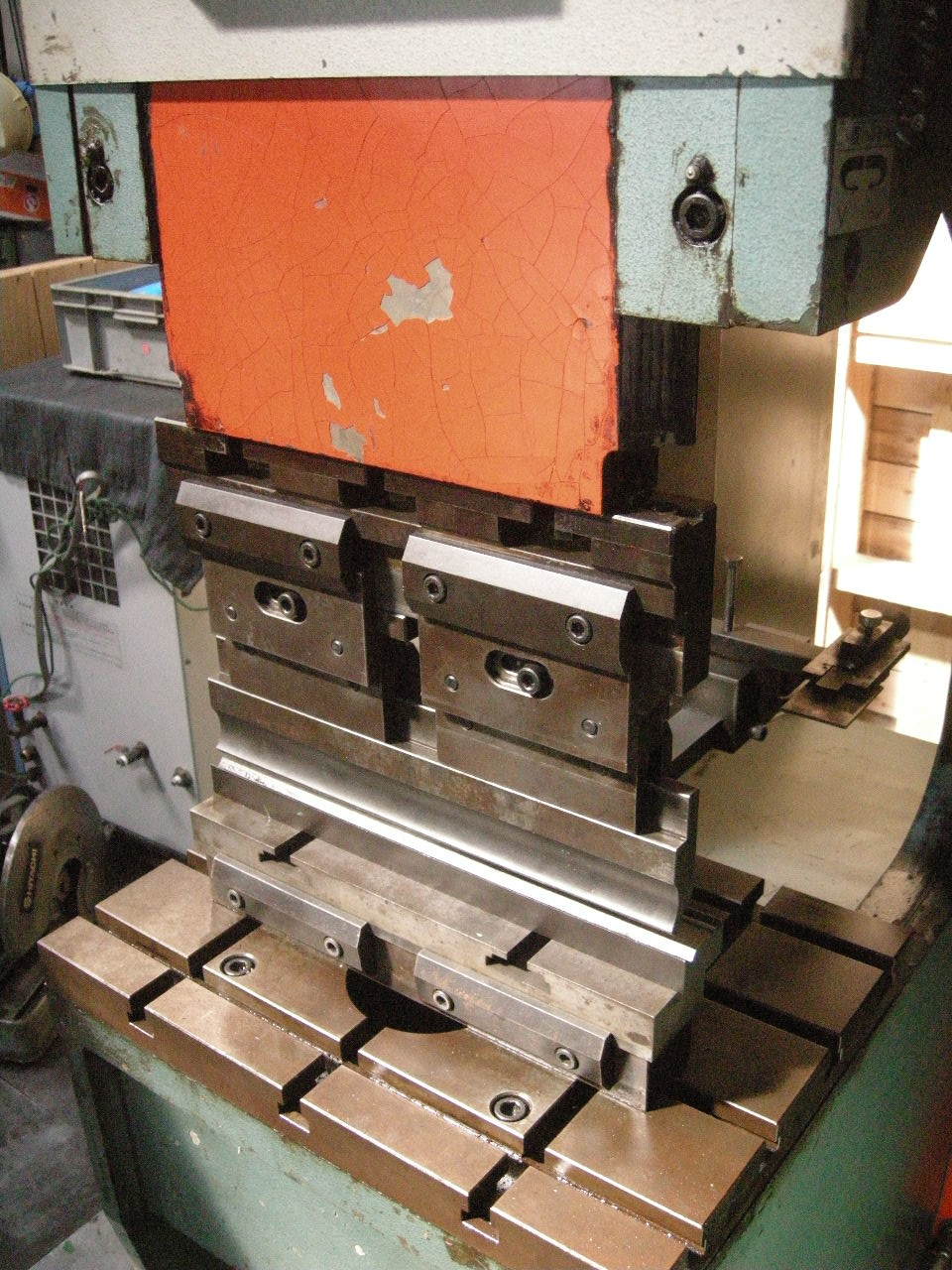 アマダ 万能油圧ベンダー SPH-30C