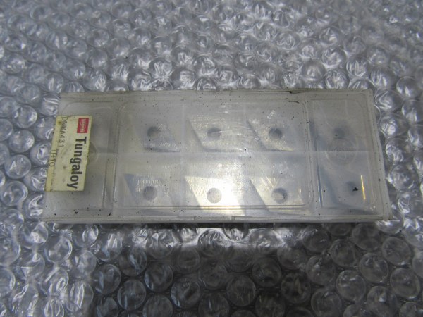 Tungaloy チップ DNMA150404 TH10