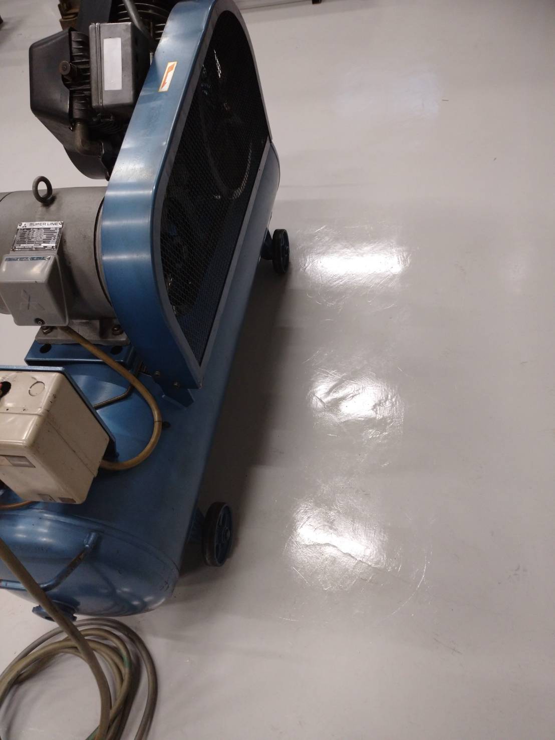 アネスト岩田 3.7kwエアーコンプレッサー SP-37P | マシンライフ