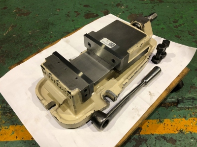 津田駒工業(ツダコマ) マシンバイス VG-150