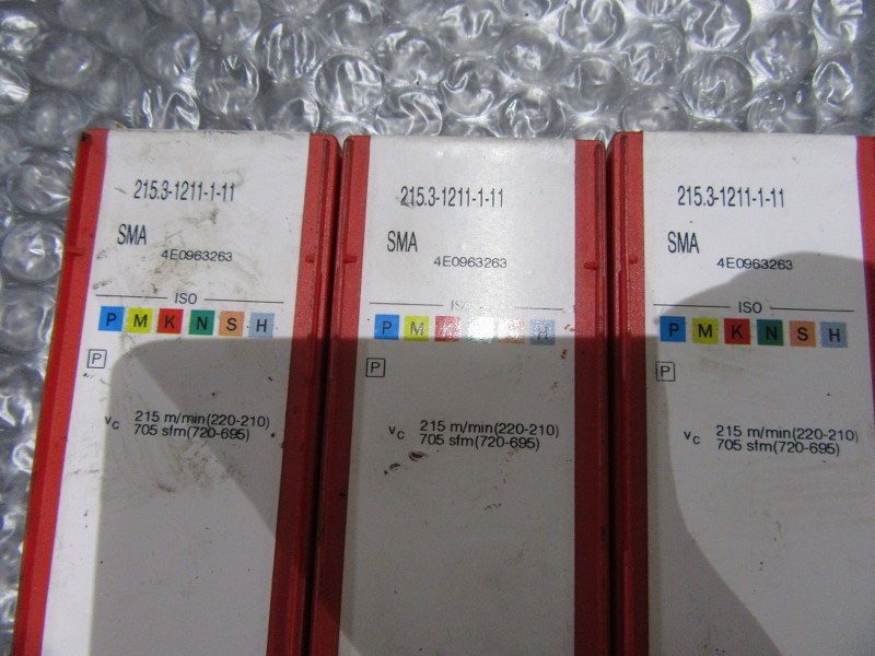 サンドビック/Sandvik チップ 215.3-1211-1-11 SMA4E0963263(3個)