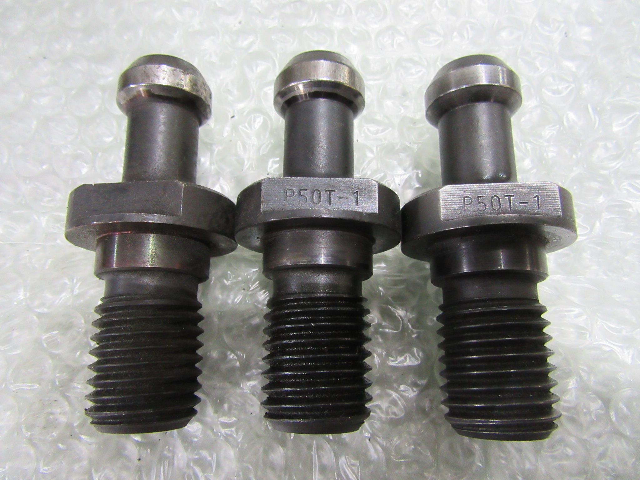 不明 プルスタッド3個 P50T-1