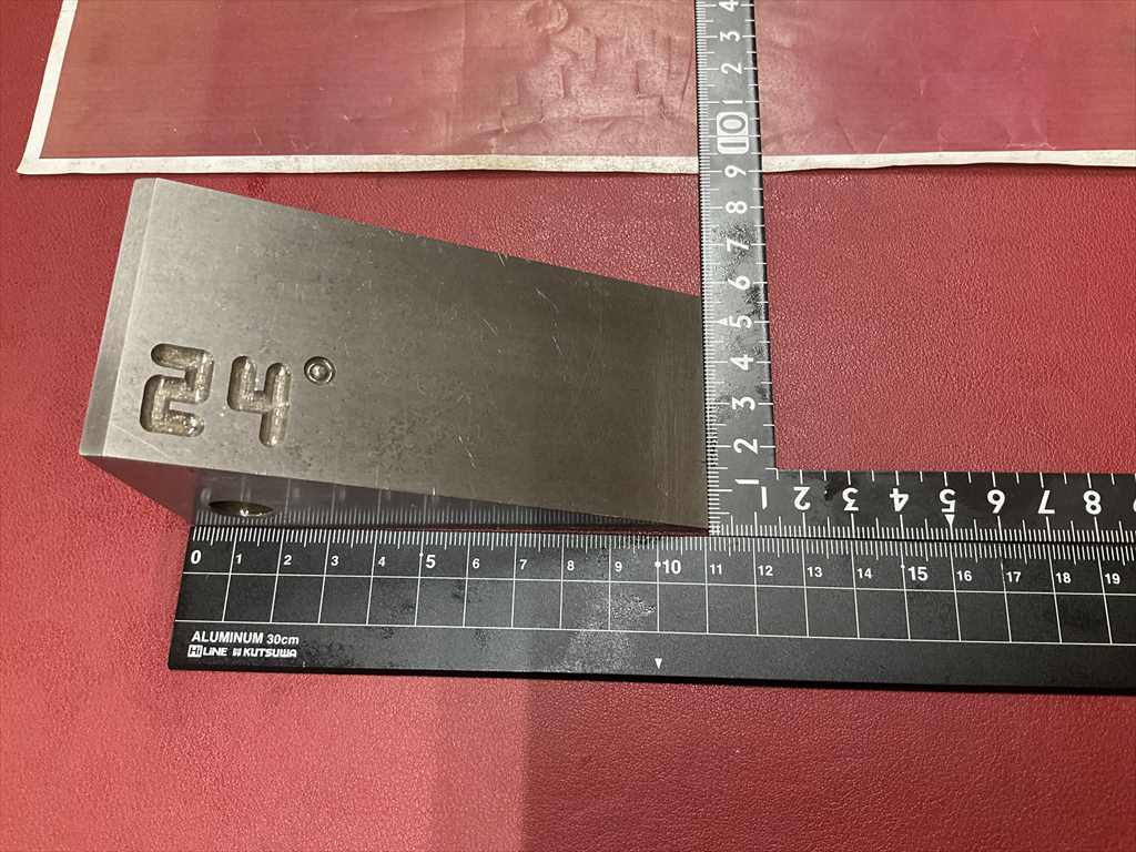 ブロック 110×54mm　24°