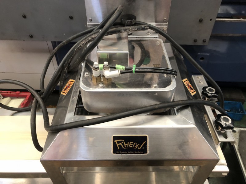 レオン自動機 中華まんヒダ付け機(ヒダ付け機コンベア付き) NU031