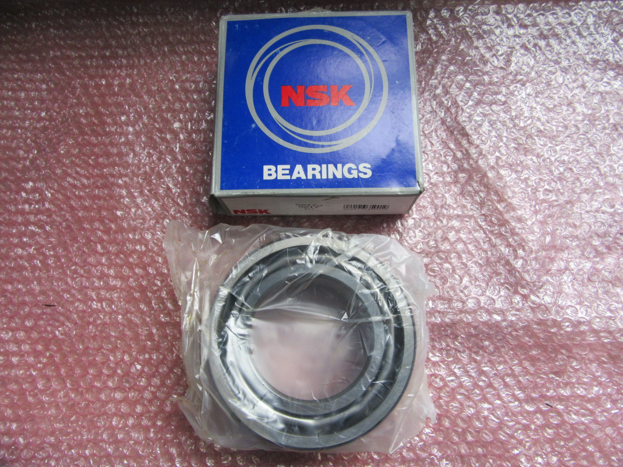 NSK/日本精工 複列アンギュラ玉軸受 5217 1個 5217