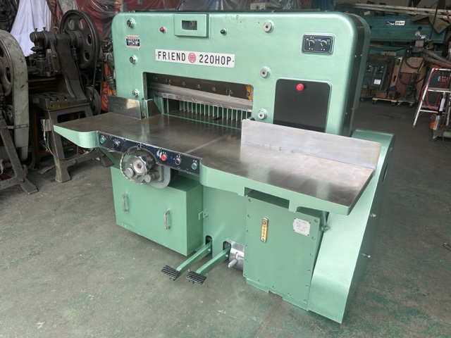 勝田 断裁機 S220 | マシンライフ