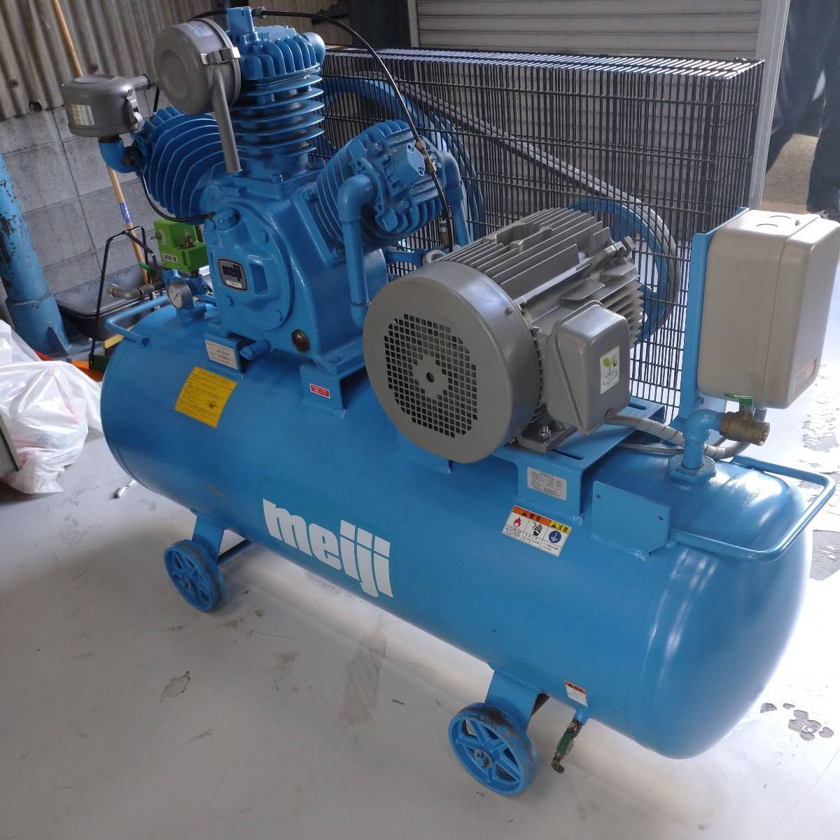 明治 7.5kwコンプレッサー GK-75C6P