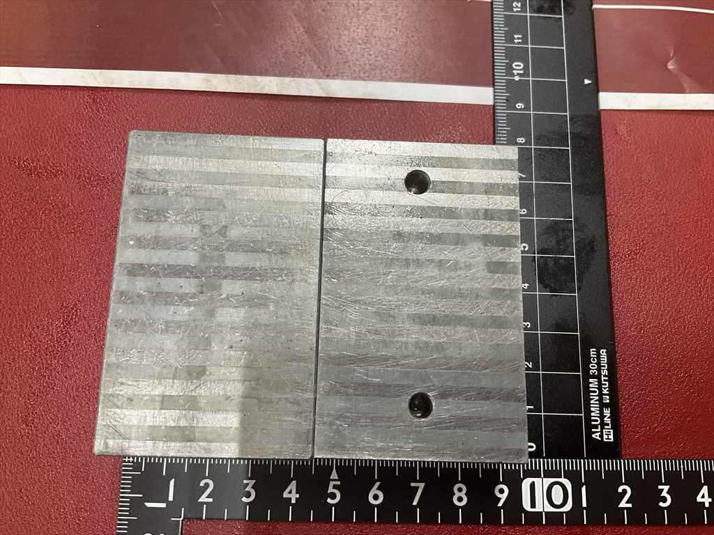 チャックブロック 72×45×22mm　2個/1セット　2ケ所穴あり