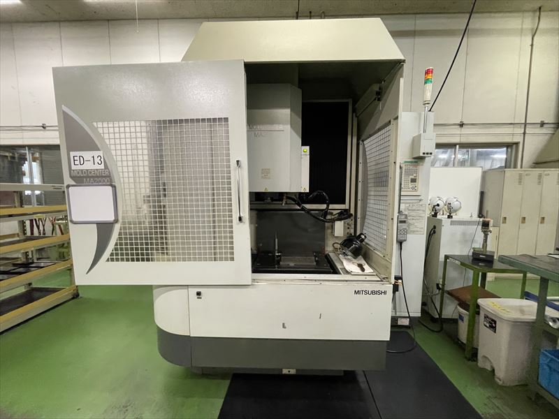 三菱電機 NC放電加工機（C軸+ ATC付） MA2000M