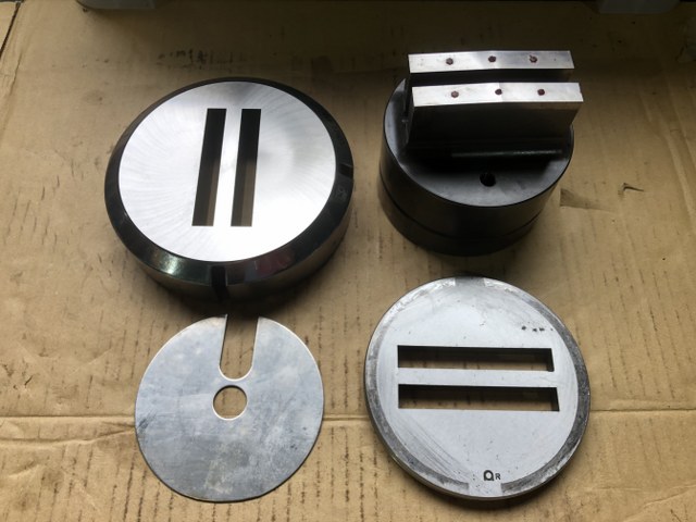 AMADA+CONIC タレパン金型 パンチ：2835394/ダイ:10x70-2レン C=0.2