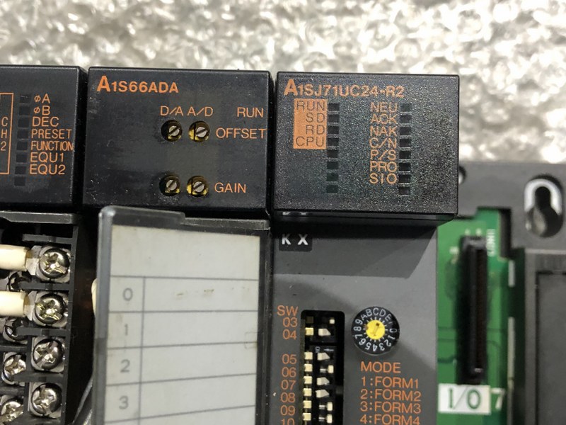 三菱電機/MITSUBISHI 電源ユニット A1S61PN/A2USHCPU-S1/A1SX42/A1SX41/A1SY42/A1SD75P3-S3/A1SD62/A1S66ADA/A1SJ71UC24-R2