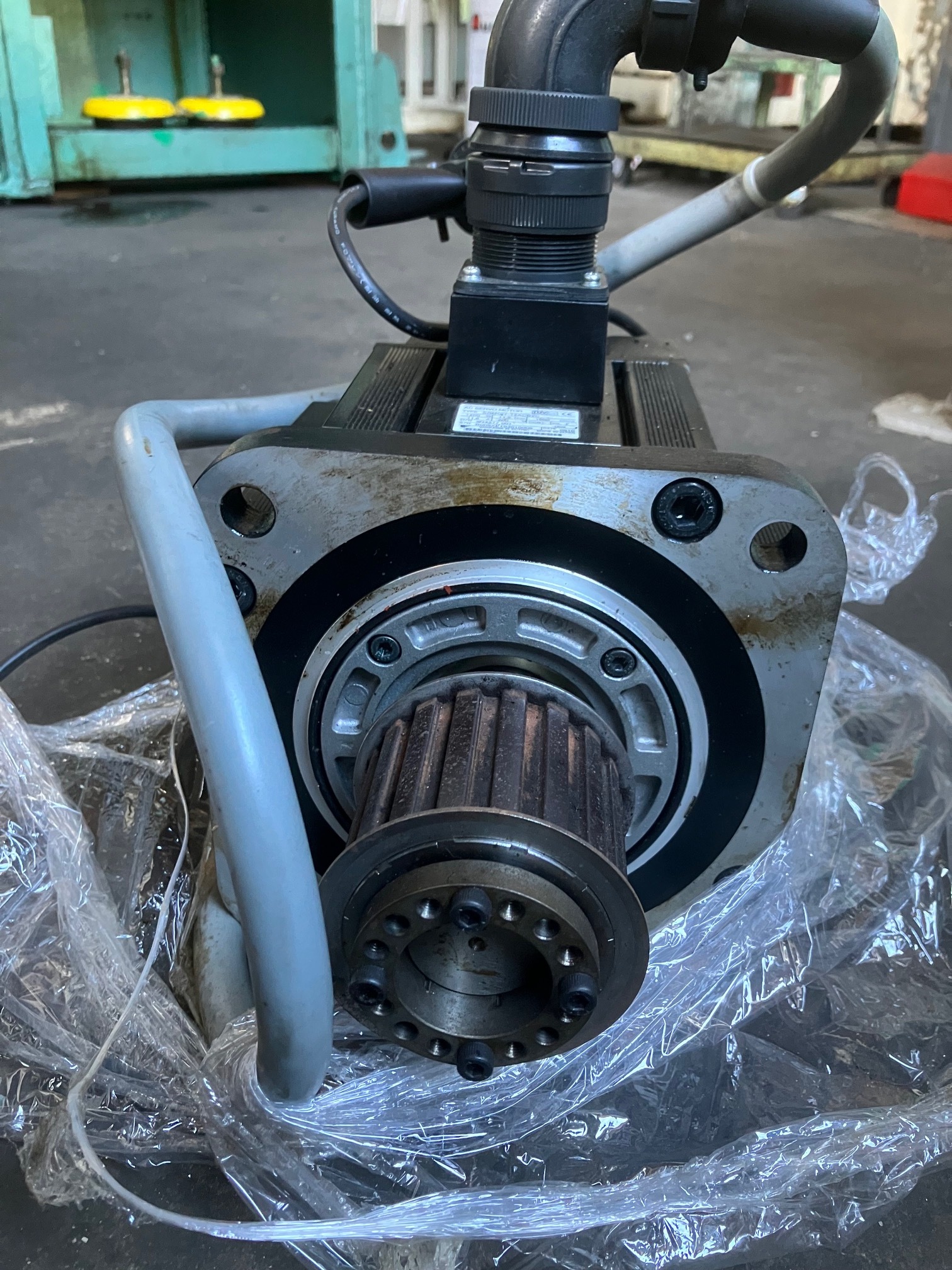 安川 ACサーボモーター SGMGH-12ACB2C