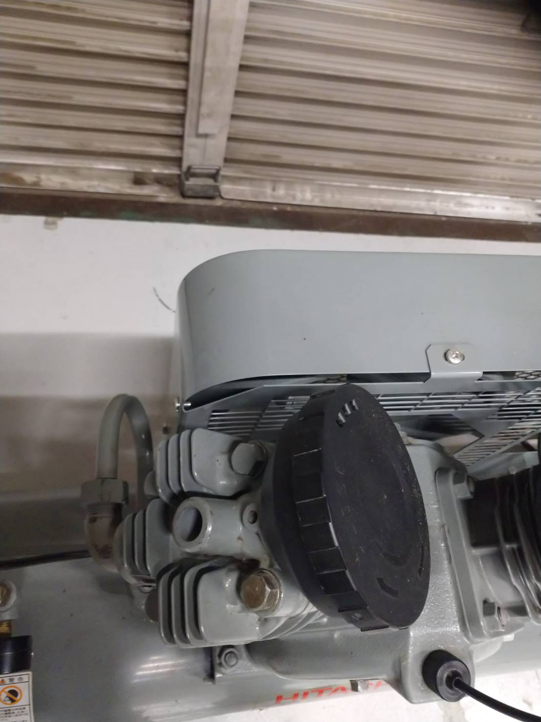 日立産機 2.2kwコンプレッサー 2.2P-9.5VD6