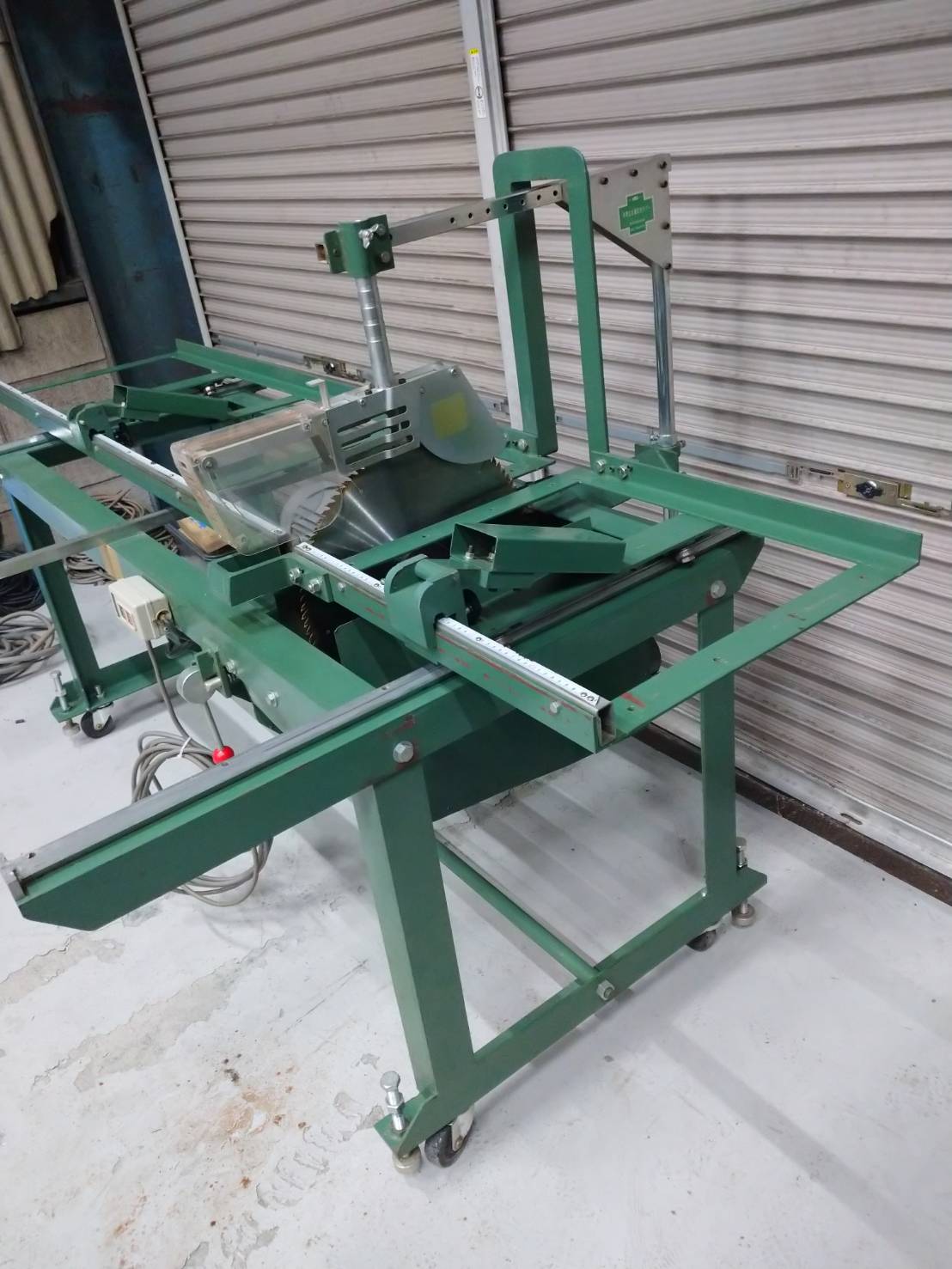 寺西工業株式会社 横切木取機 TY-2200型