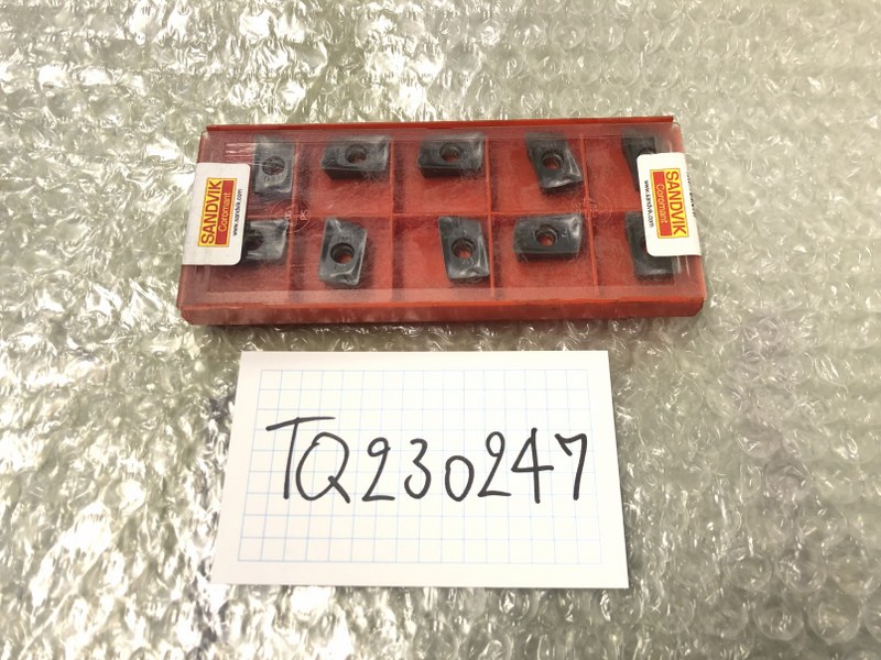 サンドビック/Sandvik コロミル390用チップ R390-1806 12M-PM1010