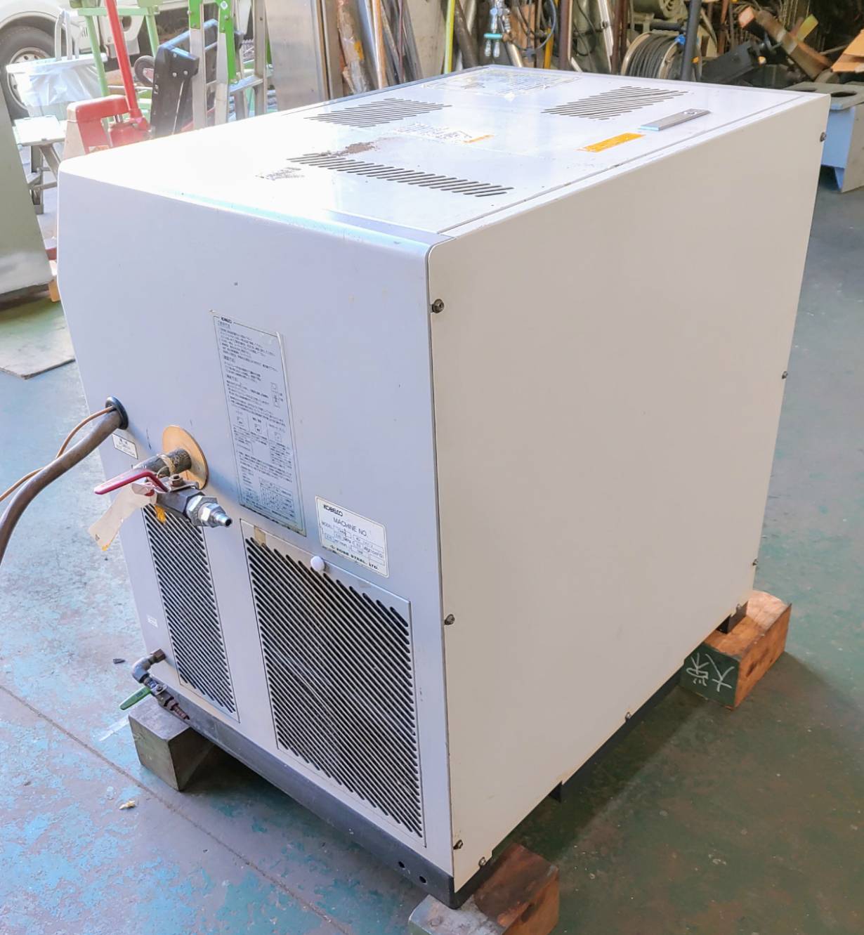 コベルコ 5.5kWエアーコンプレッサー CM6B4D