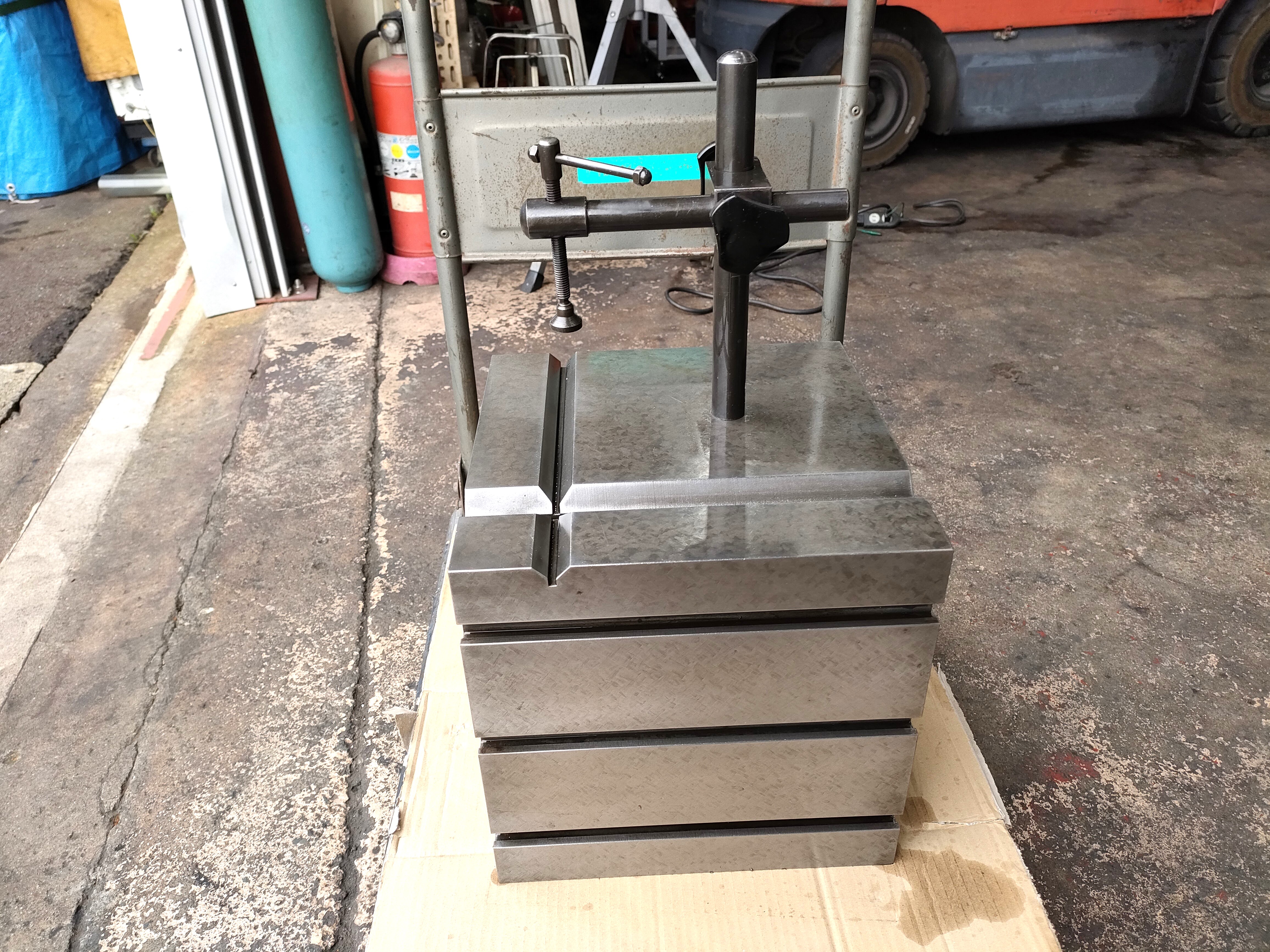 V溝付桝形ブロック