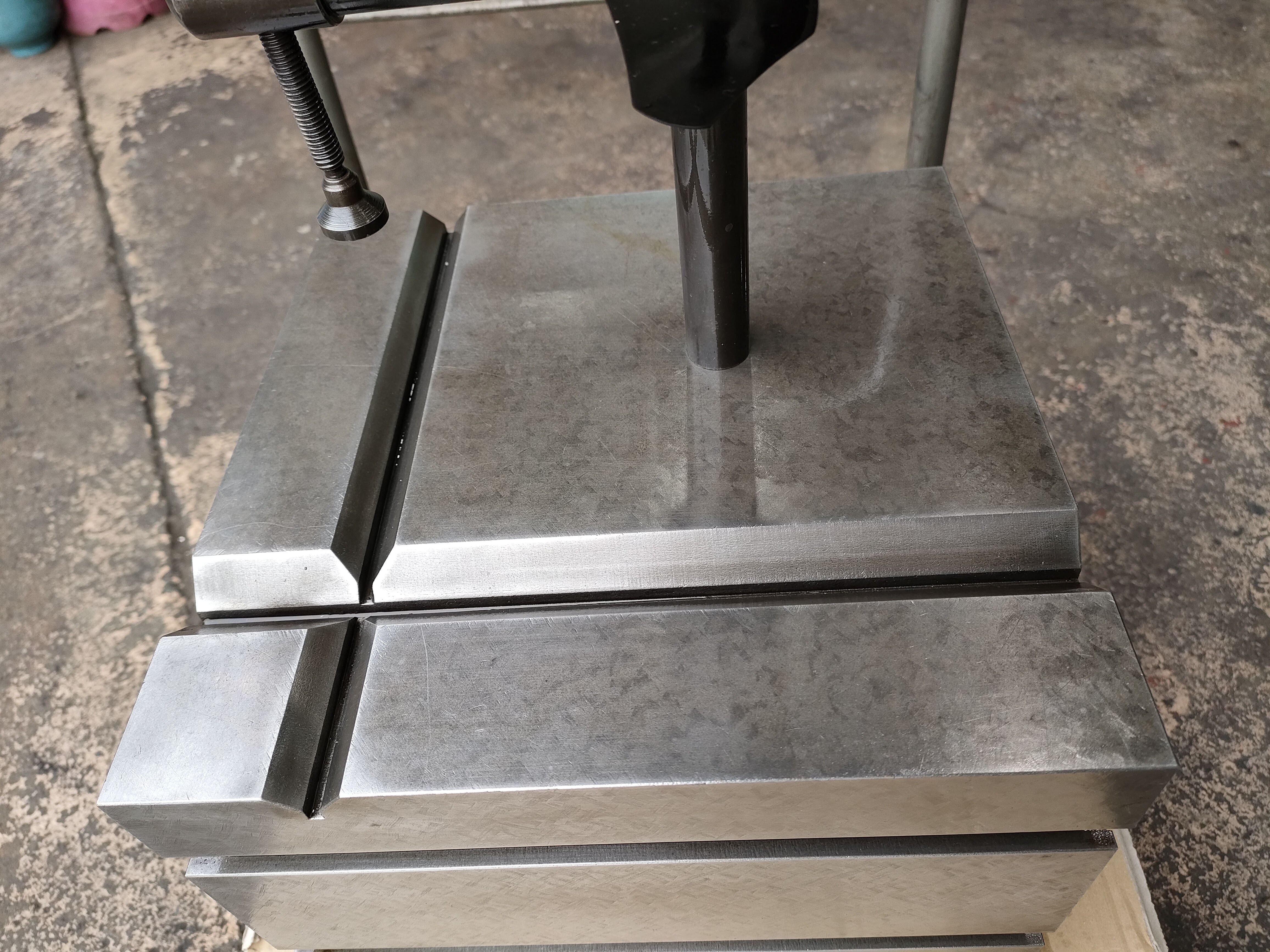 V溝付桝形ブロック