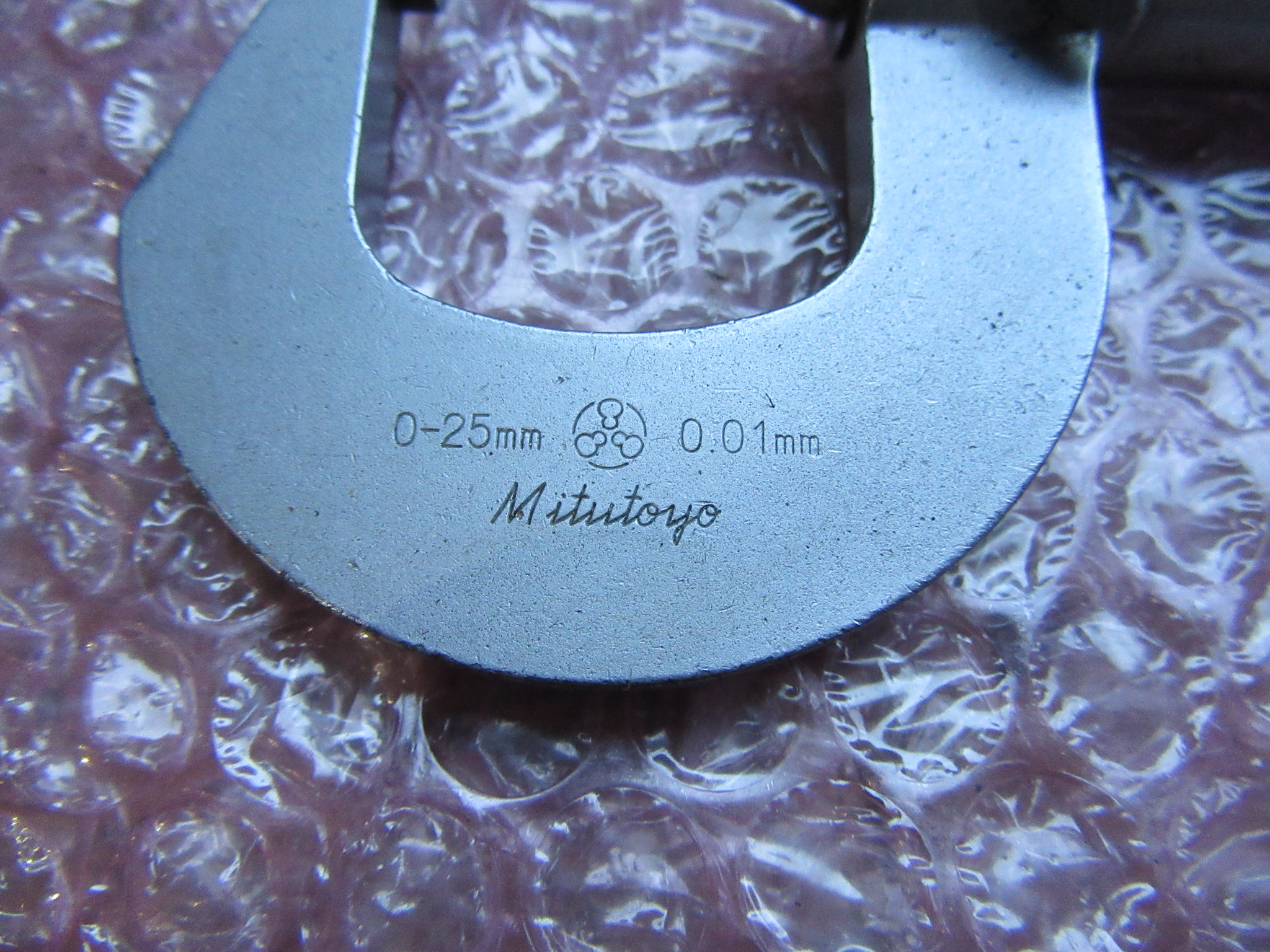 ミツトヨ/Mitutoyo 外側マイクロメーター 測定範囲:0-25mm 目量:0.01mm