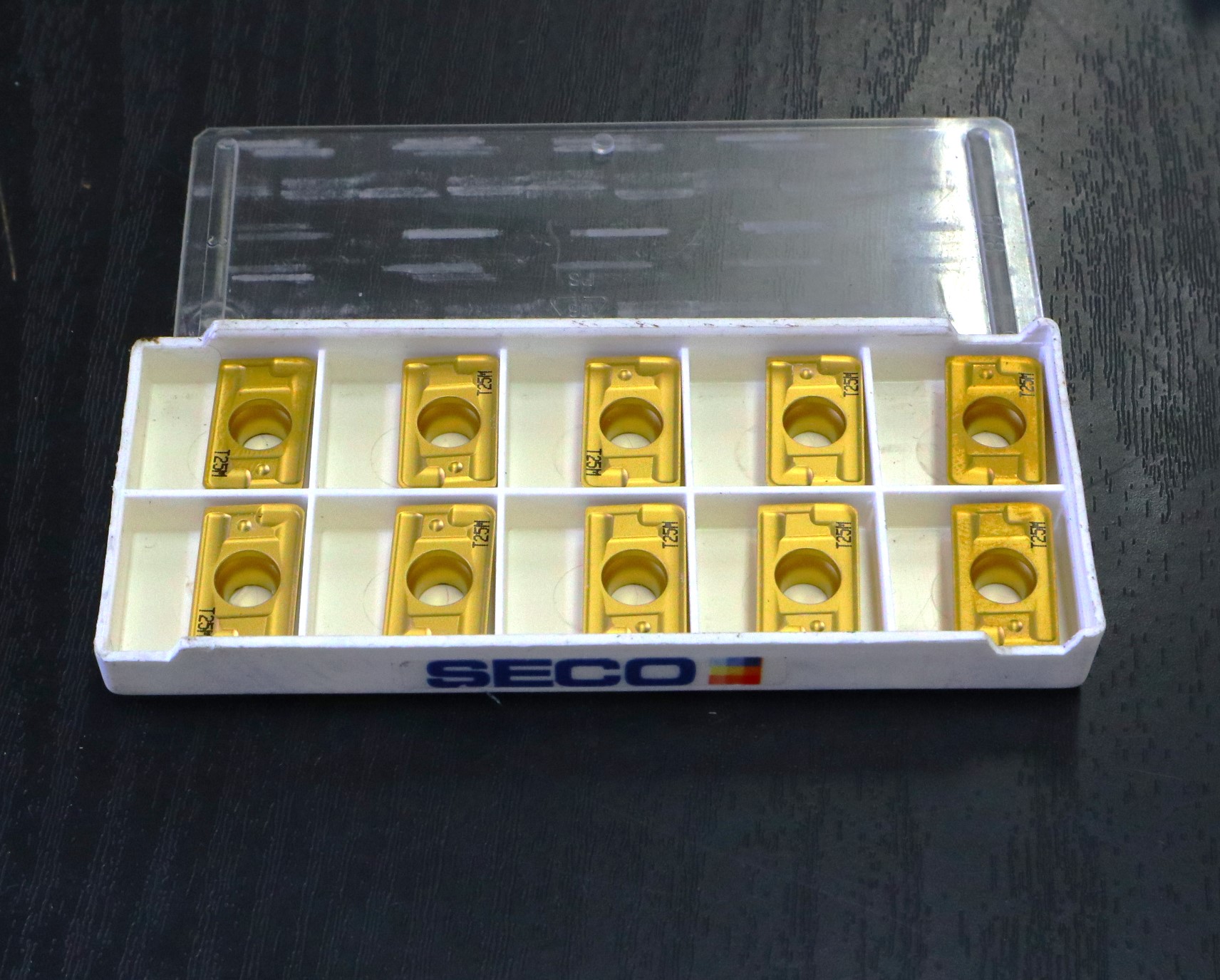 タンガロイ チップ APFT160416L-M13 T25M 未使用