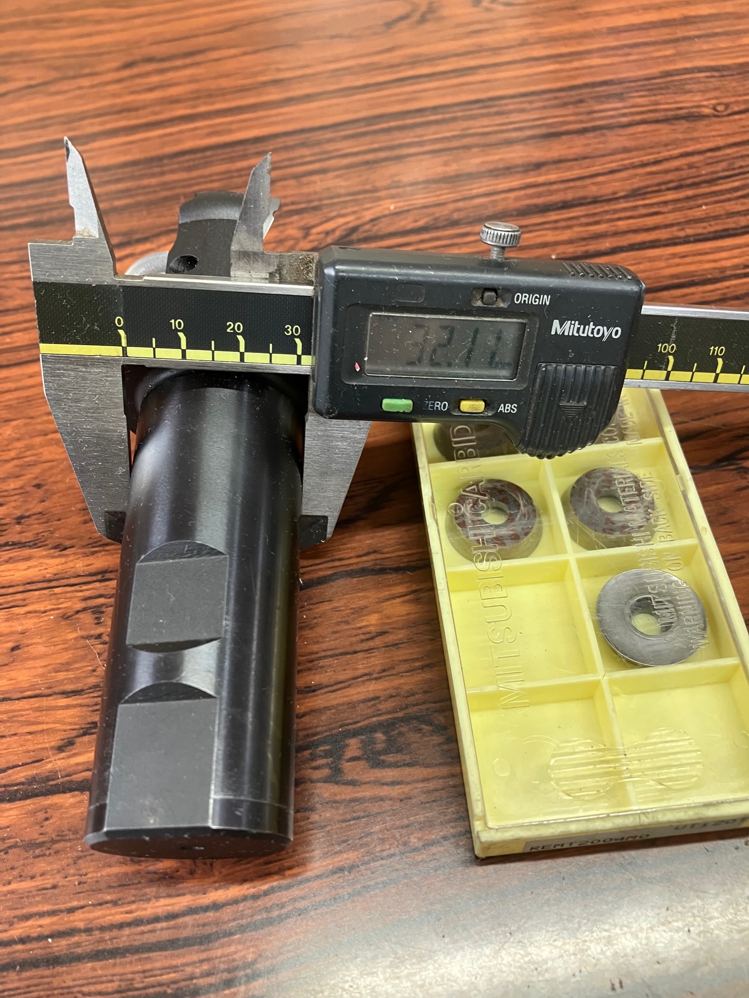 三菱マテリアル フライスカッター BRE20R503S32