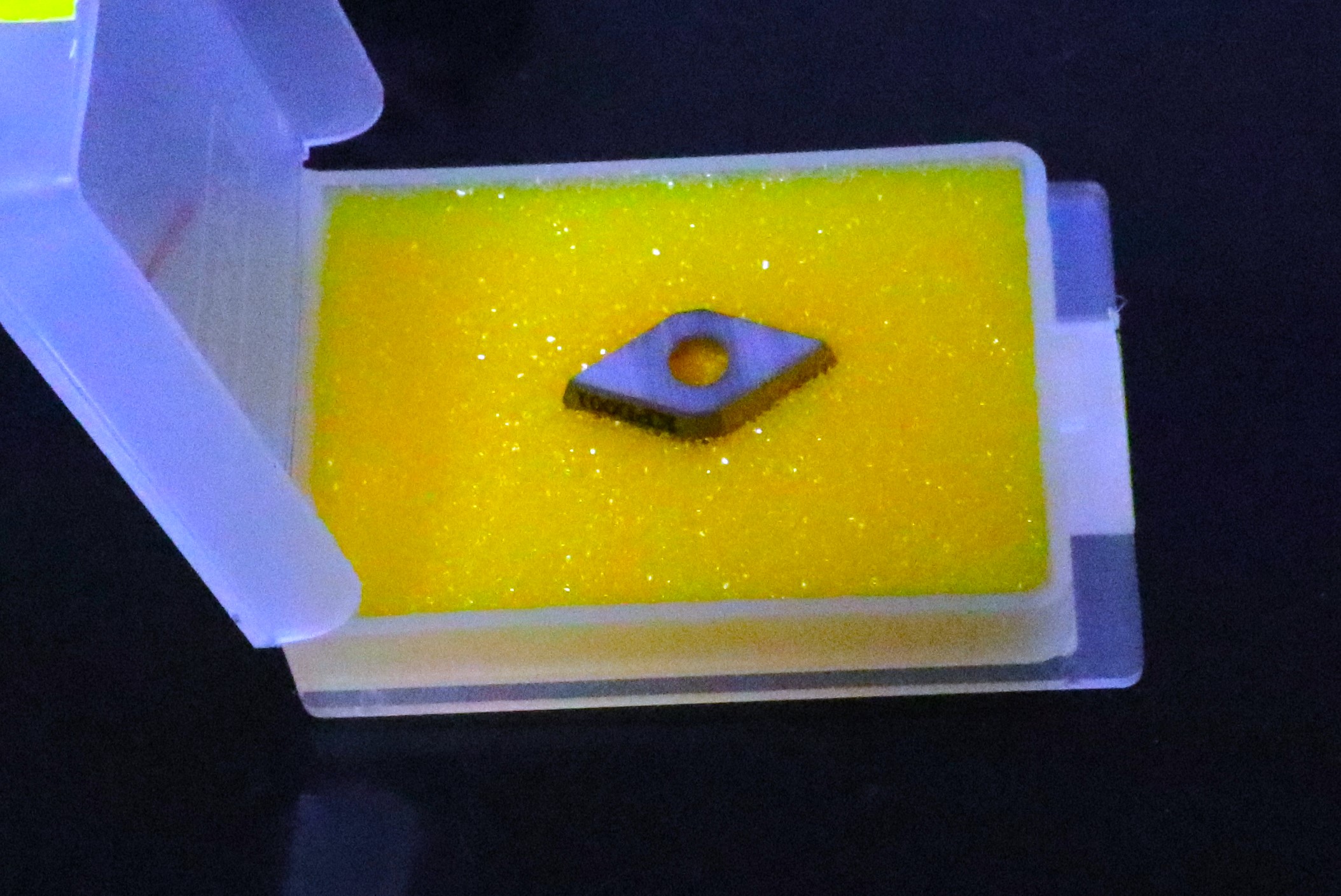 京セラ チップ DCMT11T301 未使用