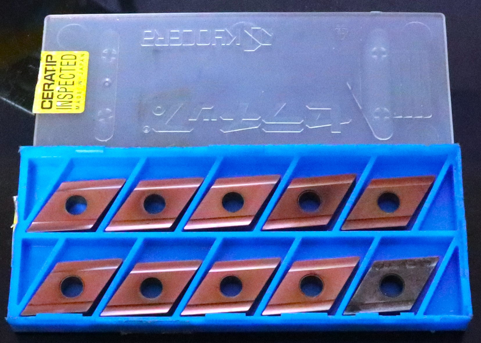 京セラ チップ DNGG150404R 未使用