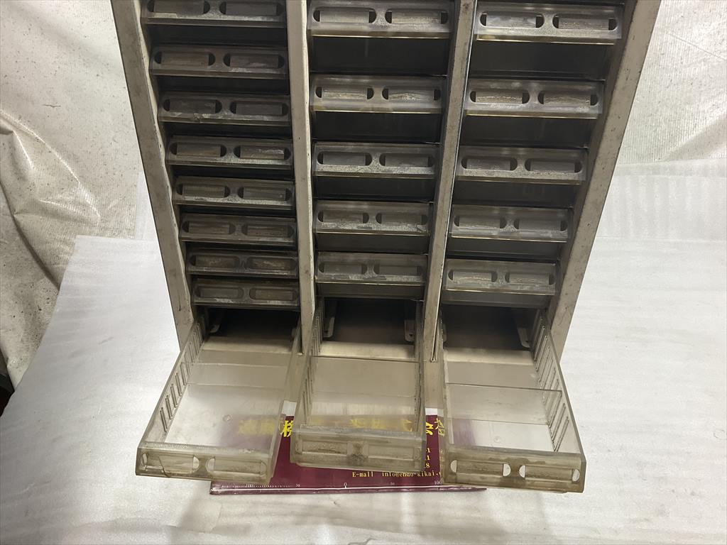 キャビネット 435mm×275mm×740mm