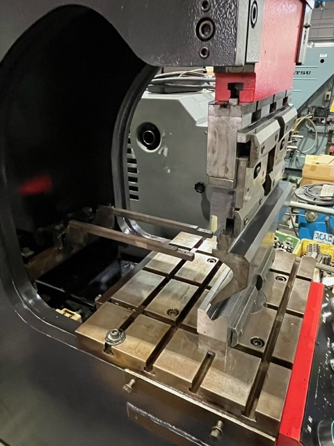 アマダ 万能油圧ベンダー SPH-30C