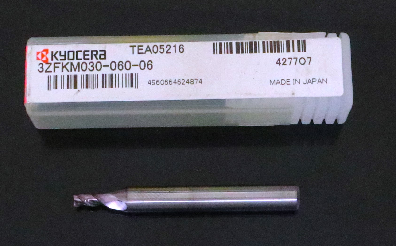 京セラ エンドミル 3ZFKM050-100-06 未使用