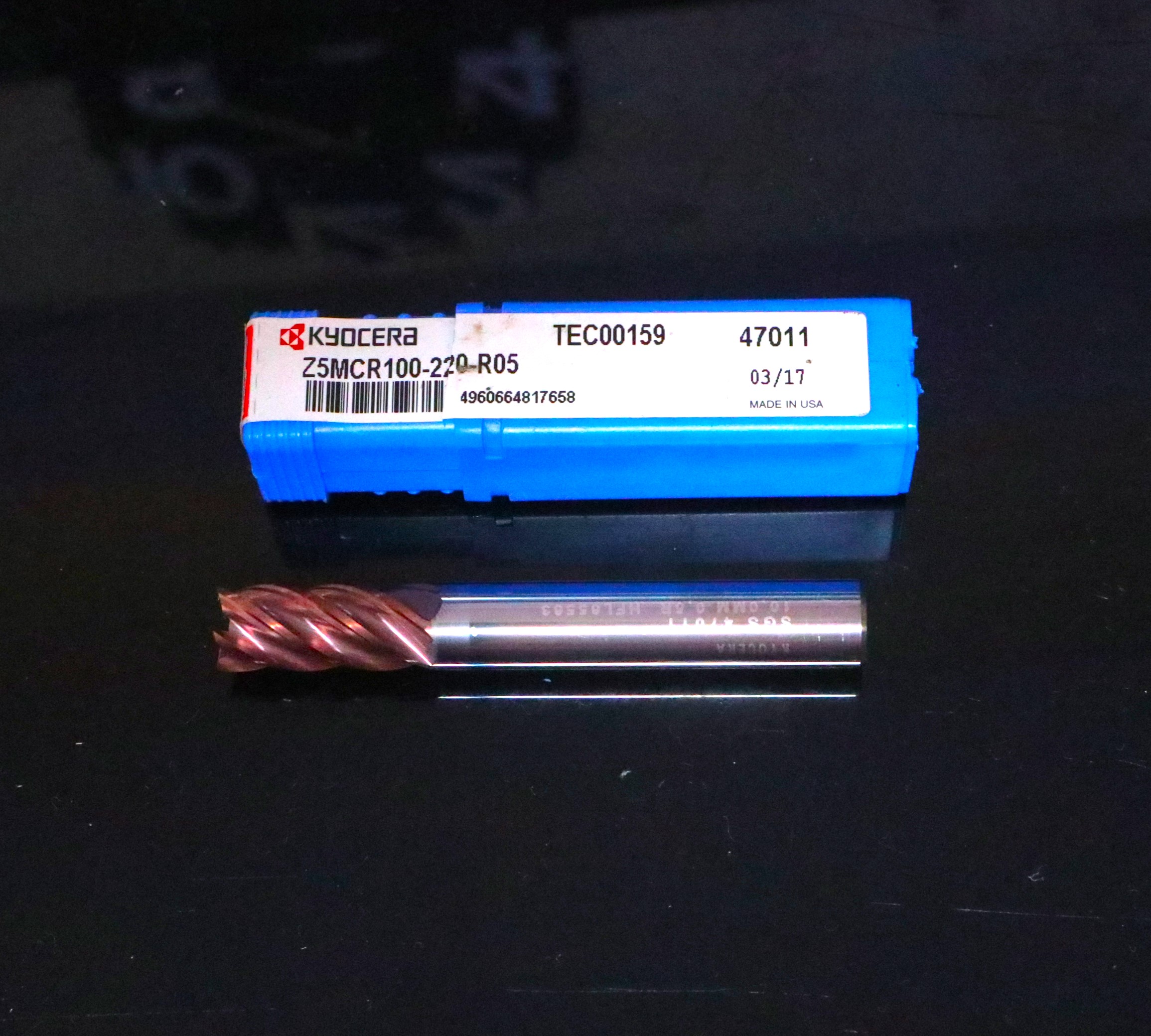 京セラ エンドミル Z5MCR100-220-R05 未使用