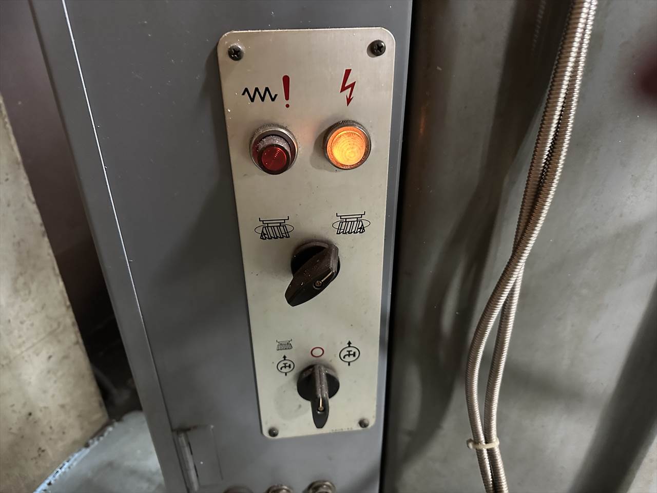 牧野フライス製作所 立フライス盤(ラム型) KSJP-55
