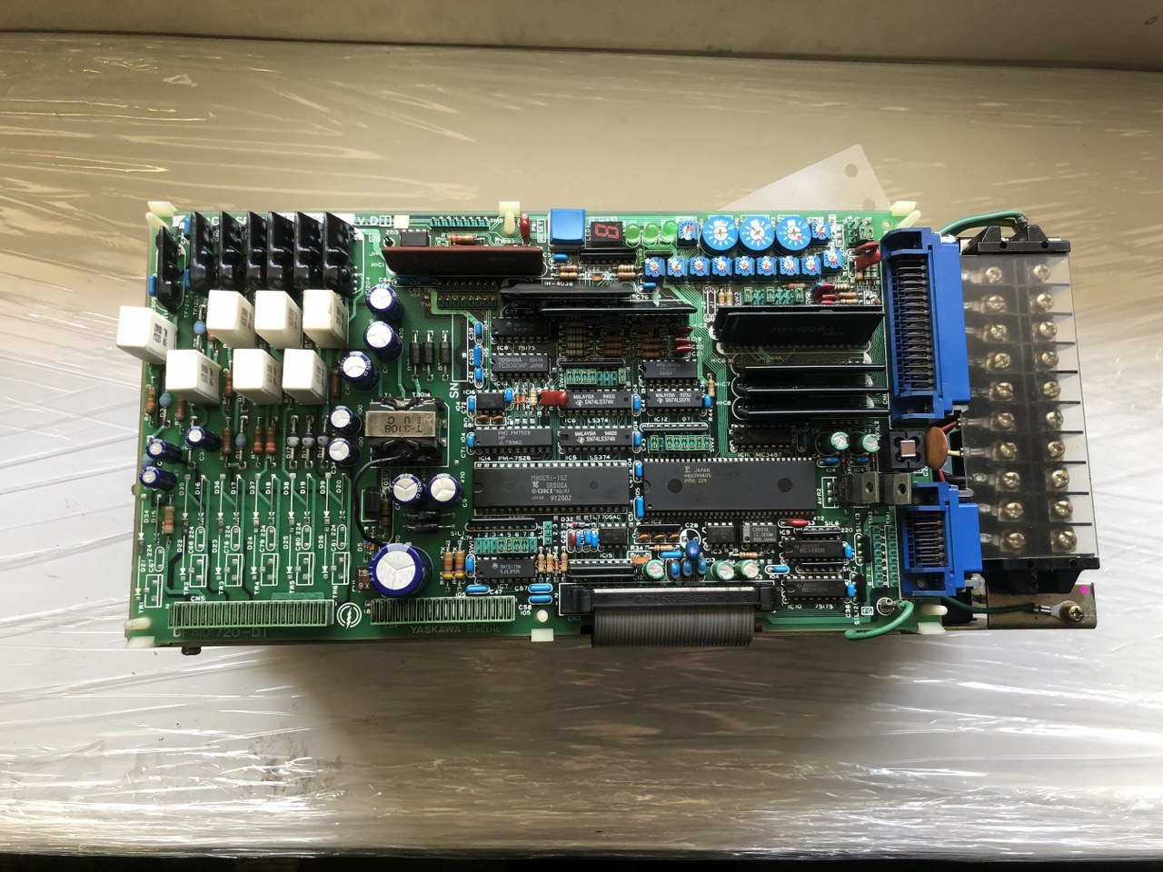 安川電機 YASKAWA ELECTRIC サーボパック SERVOPACK CACR-SR10SB1BFY100