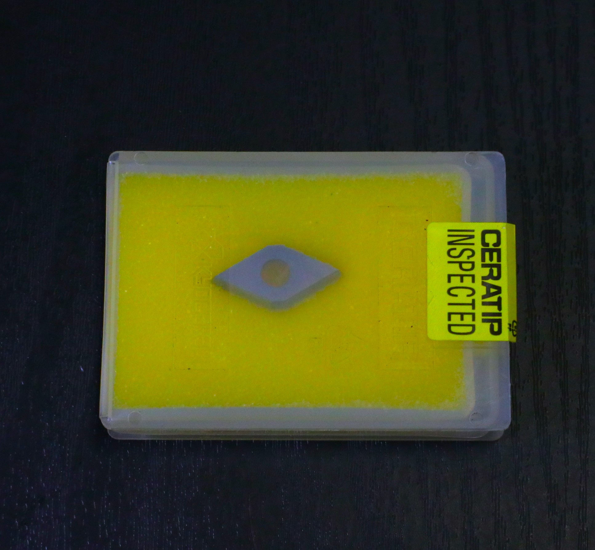 京セラ チップ DCMT11T302NE 未使用