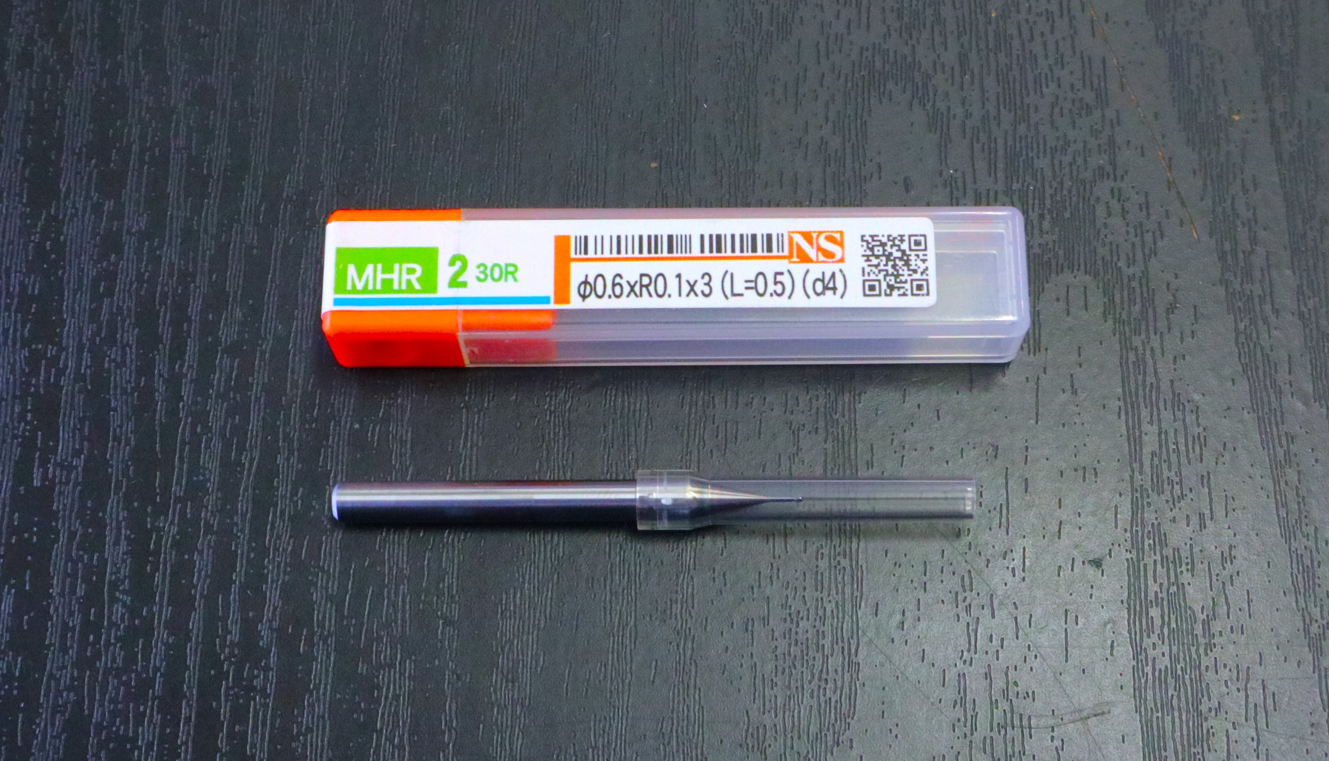 日進工具 エンドミル NMHR 230R  φ0.6×R0.1×3(L =0.5)(d4)　未使用