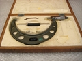 ミツトヨ 外側マイクロメーター 新品 OM-175(103-143)