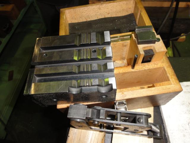 クランピングブロック