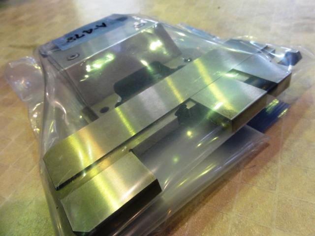 ワイヤーカット用精密バイス