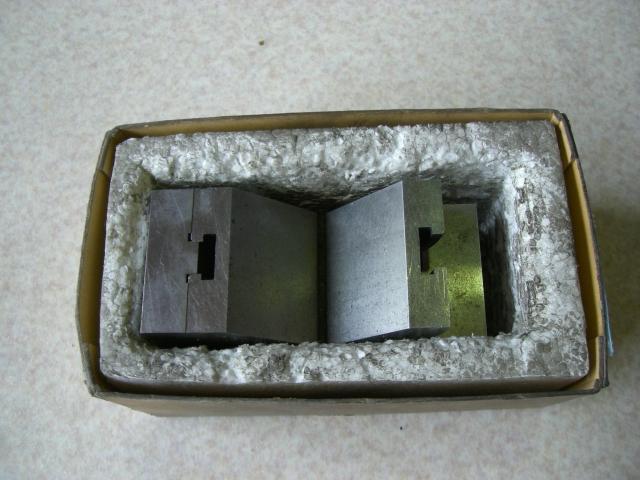 NSS スイベルVブロック APM-1