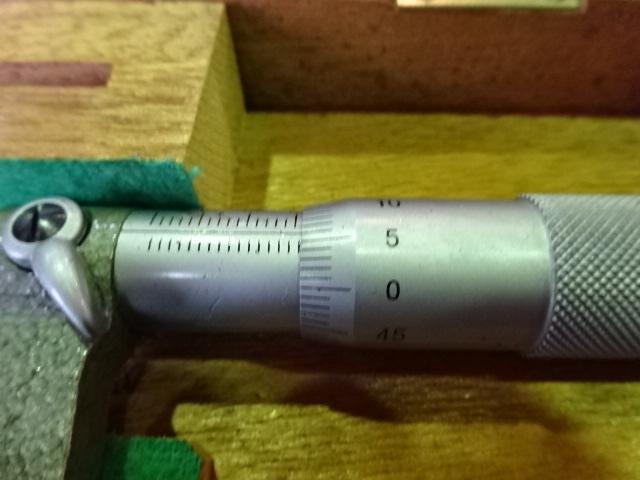 MITUTOYO｜ミツトヨ ダイヤルゲージ付外側マイクロメーター OMD-25A