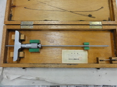 MITUTOYO｜ミツトヨ デプスマイクロメーター DMM120-300W