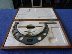 MITUTOYO｜ミツトヨ 外側マイクロメーター OM-200