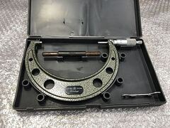 ミツトヨ 外側マイクロメーター OM-150(103-142A)